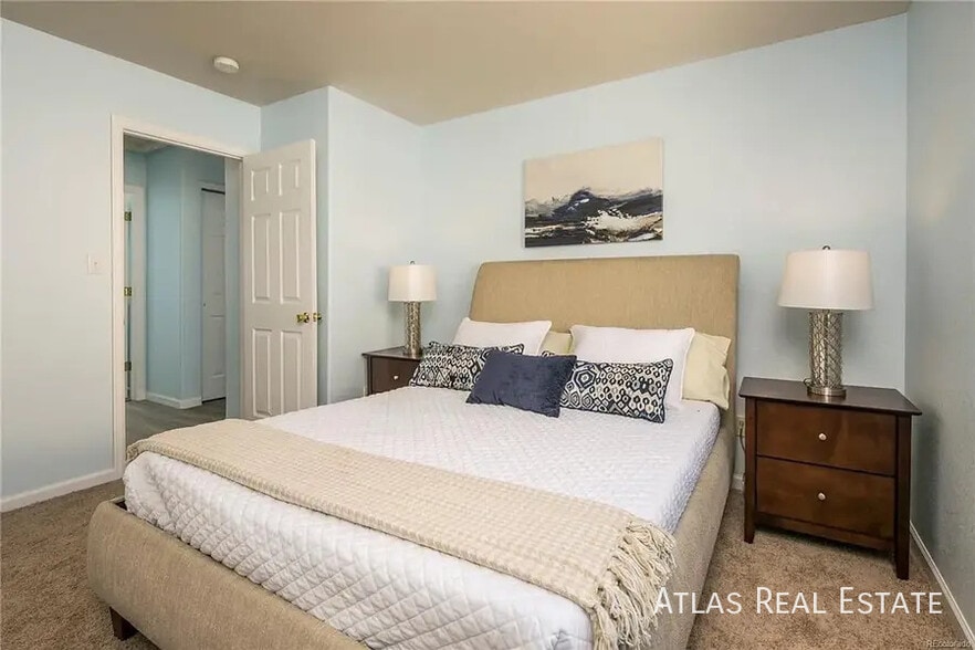 Building Photo - 324 S Yates St