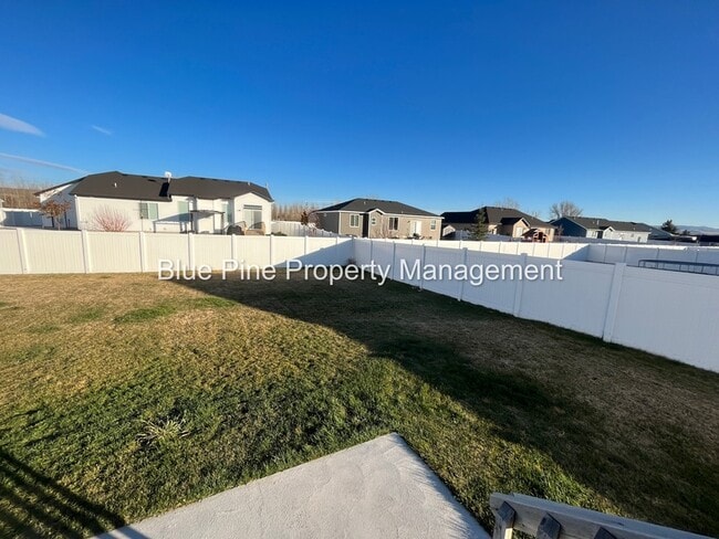 Building Photo - 3534 Apolena Ave