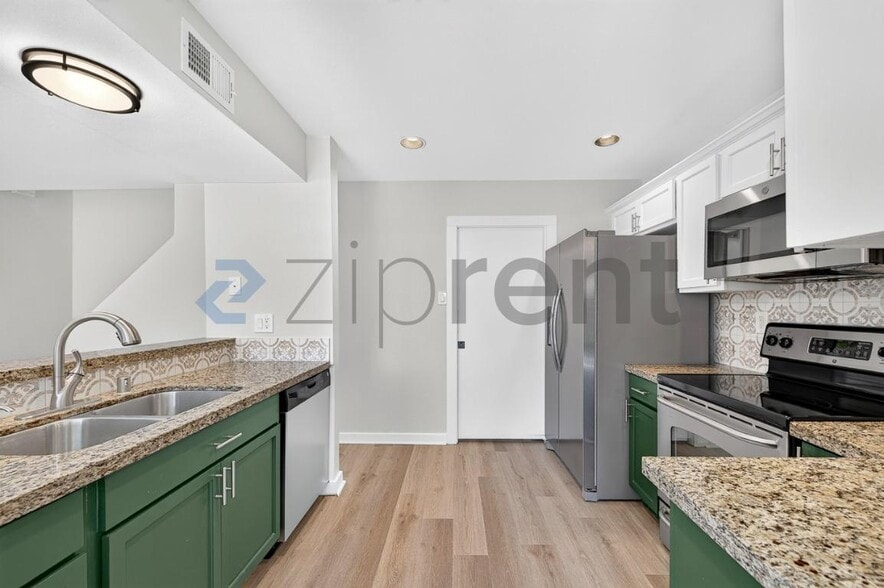 Building Photo - Unit Apt 6H