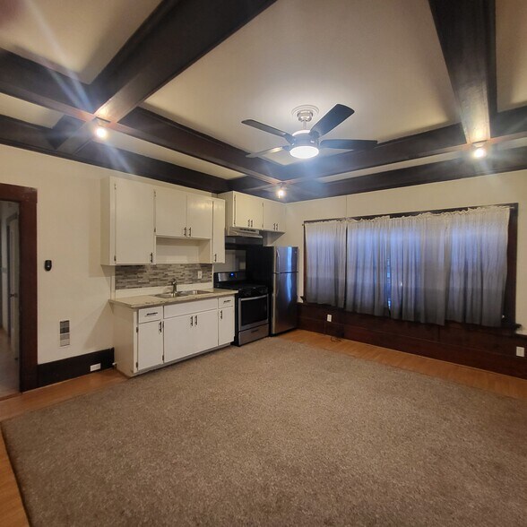 Building Photo - 1428 78th Ave