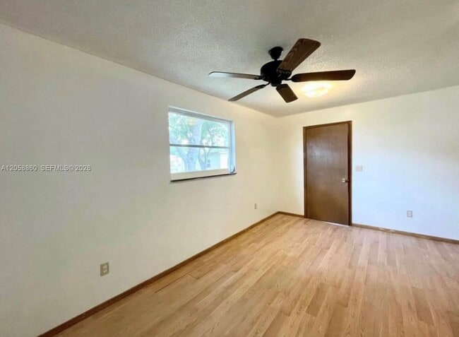 Building Photo - 1474 Kerry Dr