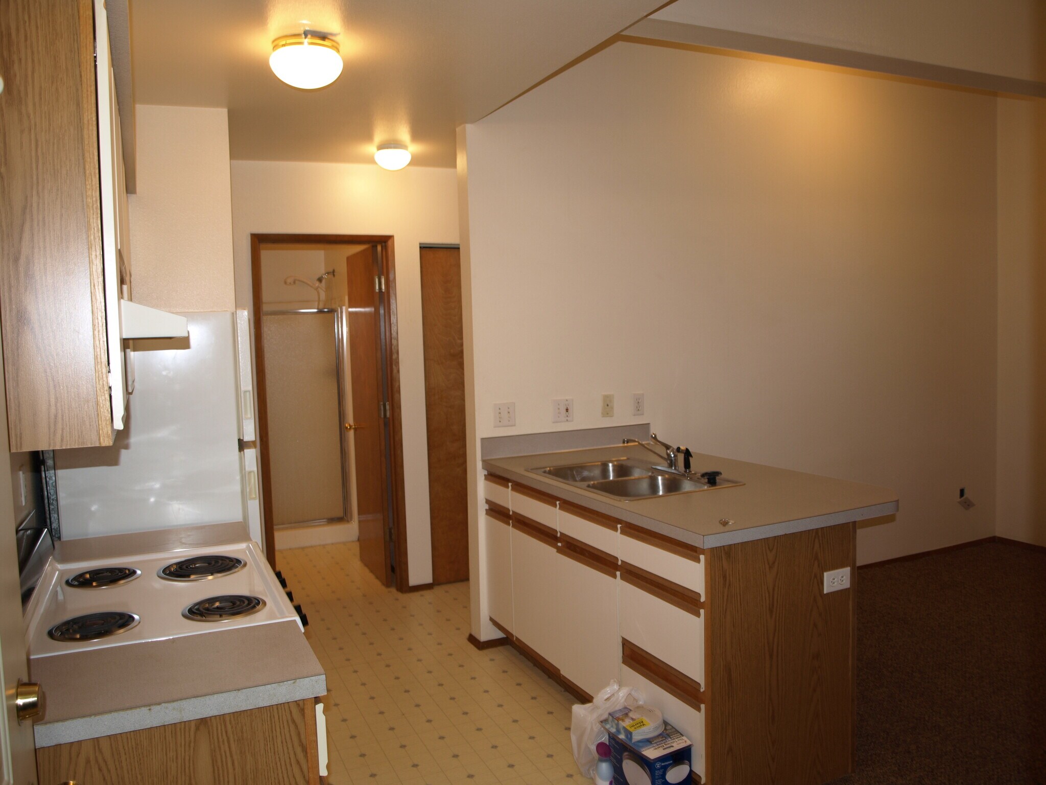 Building Photo - 418 Judson St