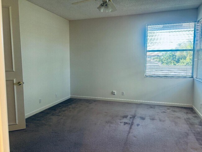 Building Photo - 3271 Harrington Dr