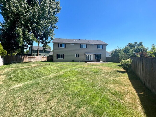 Building Photo - 2383 NW Victoria Ct