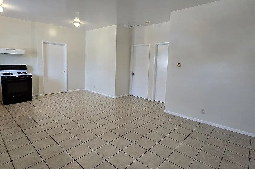 Building Photo - 5027 Dalton Ave