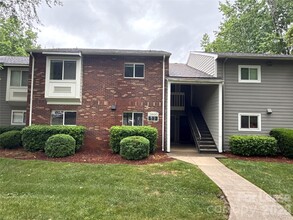 Building Photo - 2800 Heathstead Place