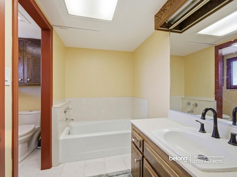 Building Photo - 35640 Dormer Rd