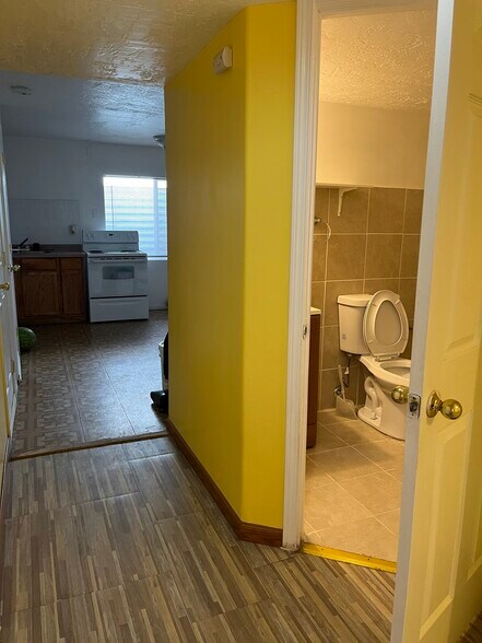Building Photo - 3139 S Marseilles Way