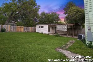 Building Photo - 333 Haggin St
