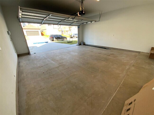 Building Photo - 537 Bauer Lp