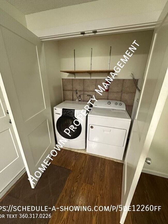 Building Photo - 3611 Landau Ave NE