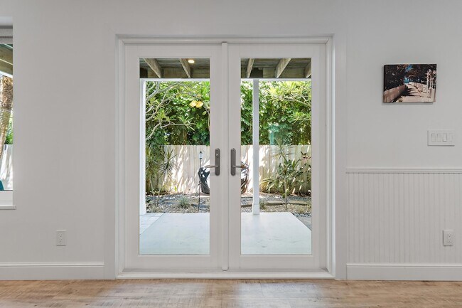 Building Photo - 3463 Canal Ct