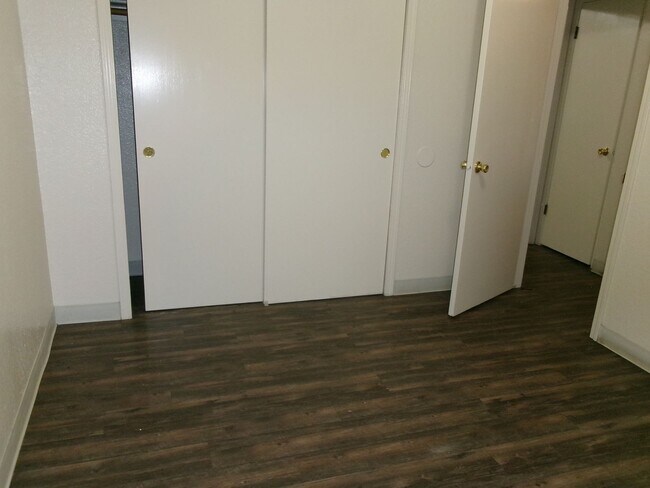 Building Photo - 3128
