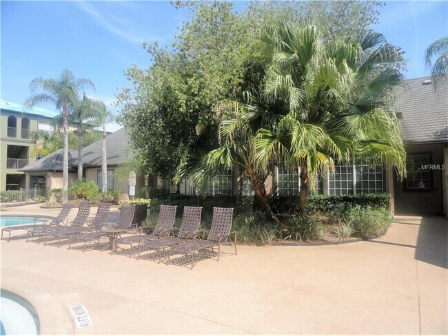 Building Photo - TEMPLE TERRACE: Second floor unit $1450 month. Gated Community! Convenient to USF