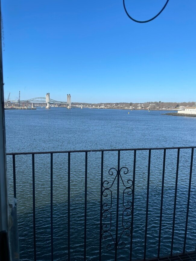 River Views - 67 Bow St