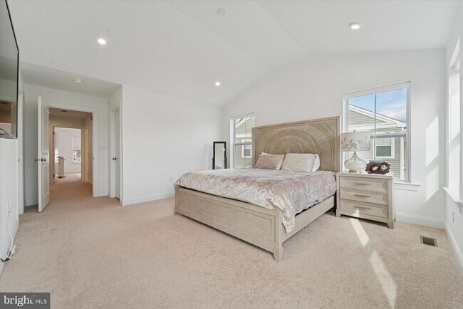 Building Photo - 25 Copper Ct