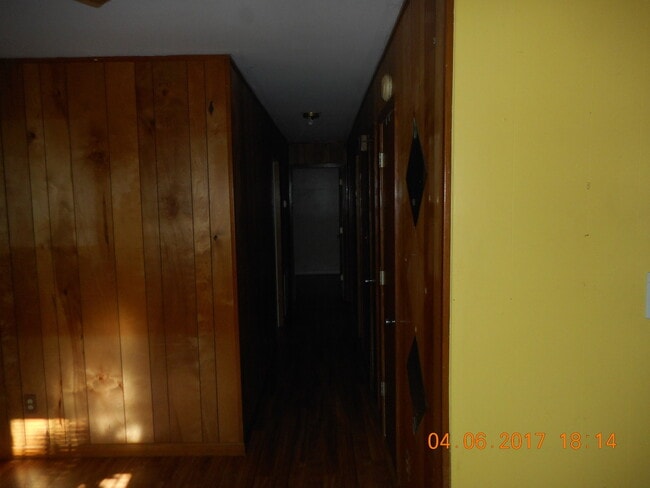 Building Photo - 2115 Flipper St