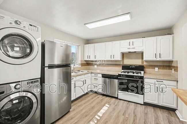 Building Photo - 954 Winona Ct