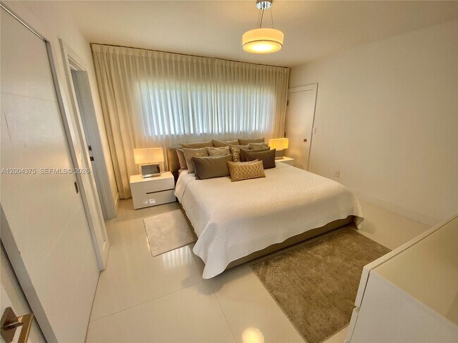 Building Photo - 265 N Shore Dr