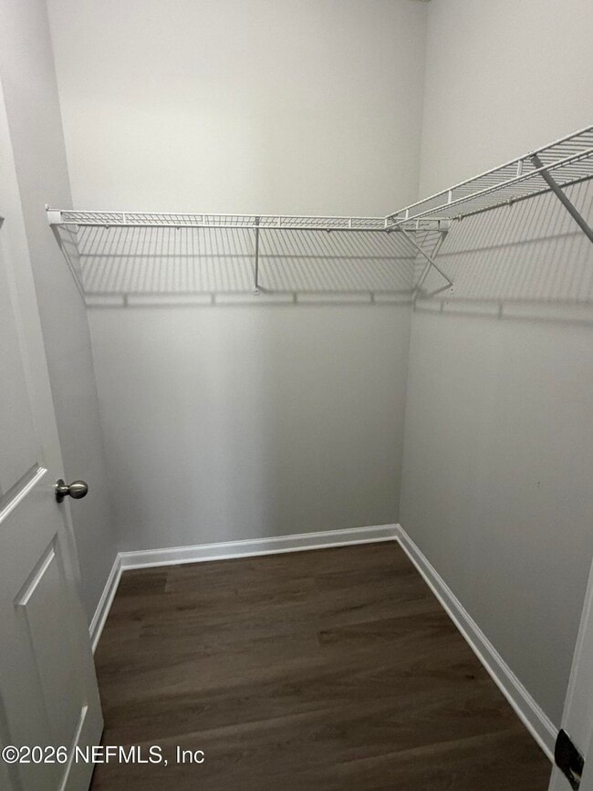 Building Photo - 8201 Green Parrot Rd