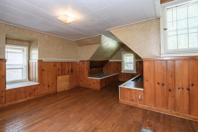 Building Photo - 3940 N 64th St