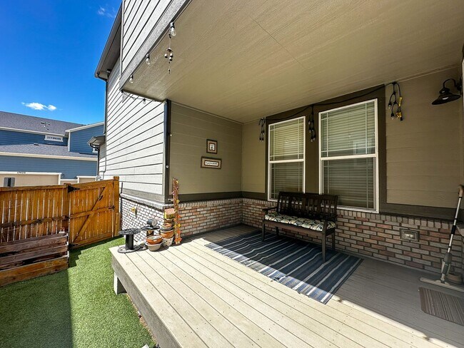 Building Photo - NEARLY NEW 3-bed Paired Home in Senderos Creek community!