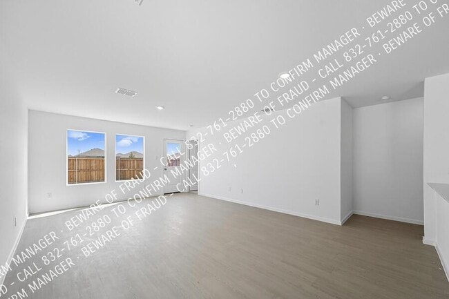 Building Photo - 6433 Middlebury Dr