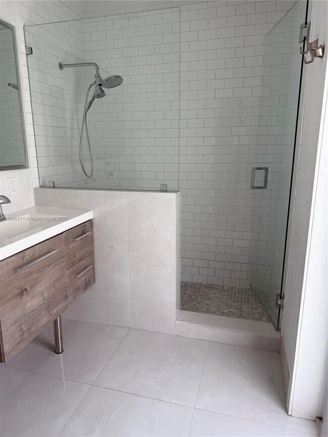 Building Photo - 3618 Palmarito St