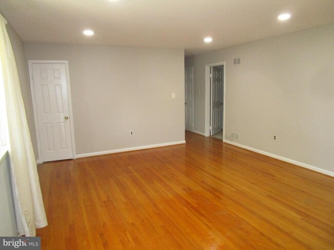 Building Photo - 4604 Westridge Pl