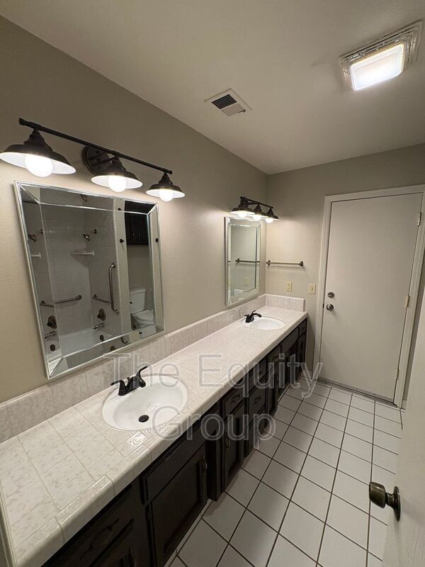 Building Photo - 3702 W Dorothea Ct