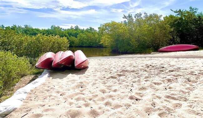 Building Photo - 22 SE 13th Terrace