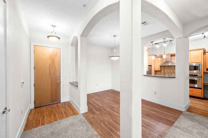 Building Photo - 2600 Hillsboro Pike