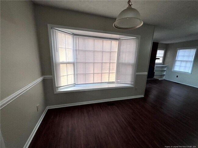 Building Photo - 1502 Diplomat Dr