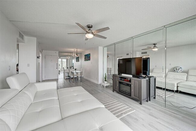 Building Photo - 111 Briny Ave