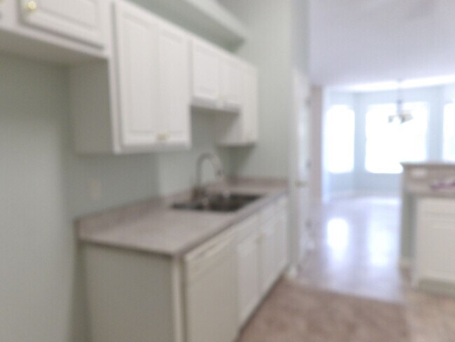 Building Photo - 4 Bedroom 2 Bath 2 Car Garage 2334 Sq Ft C...