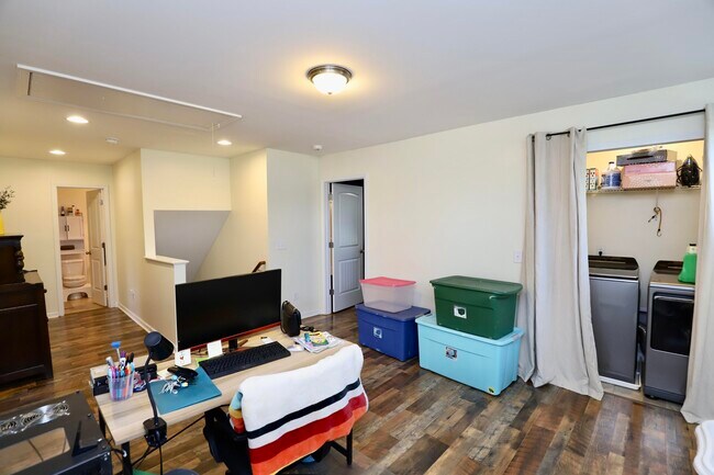 Building Photo - 71 Carina Ln