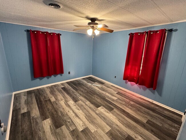 Building Photo - Spacious Covington 3 bed 2 bath Home!