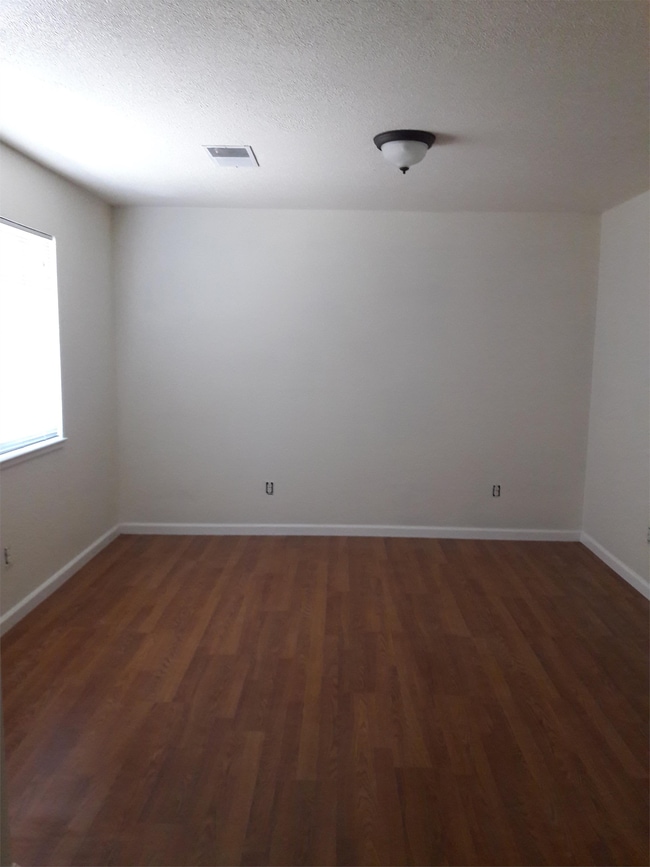 Building Photo - 2913 Sugarpine Way