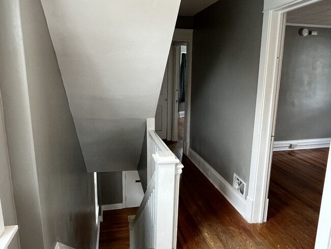Building Photo - 707 S 25th St