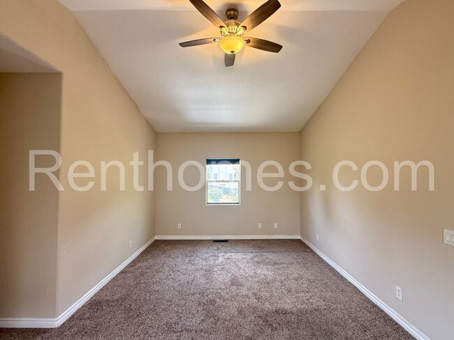 Building Photo - 2065 Cherokee Ln