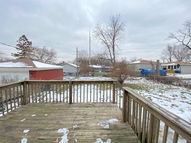 Building Photo - 3 Bedroom In Highland, IN