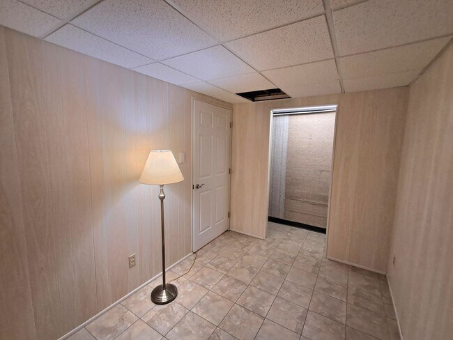 Building Photo - $3,200 -4 Bed / 3 Bath- Home with Fully Fe...