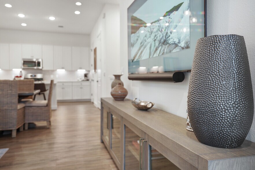 Building Photo - 3809 Valley View Rd