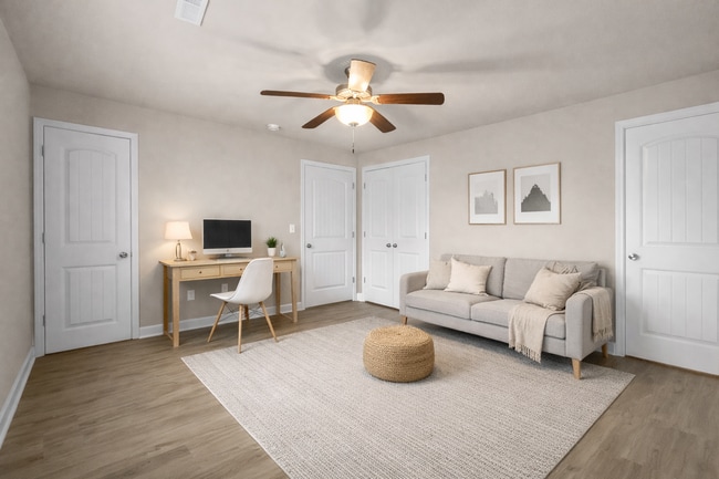 Building Photo - Spacious 3-Bedroom Townhome in Prime Colonial Highlands Location