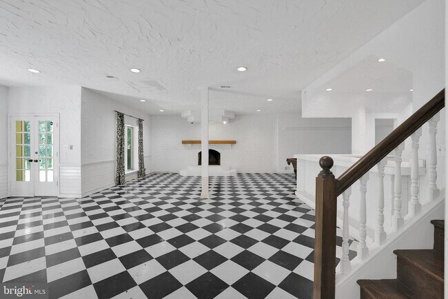 Building Photo - 8901 Iron Gate Ct