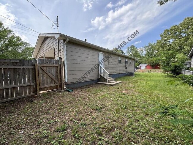Building Photo - 1001 Ferrell Dr