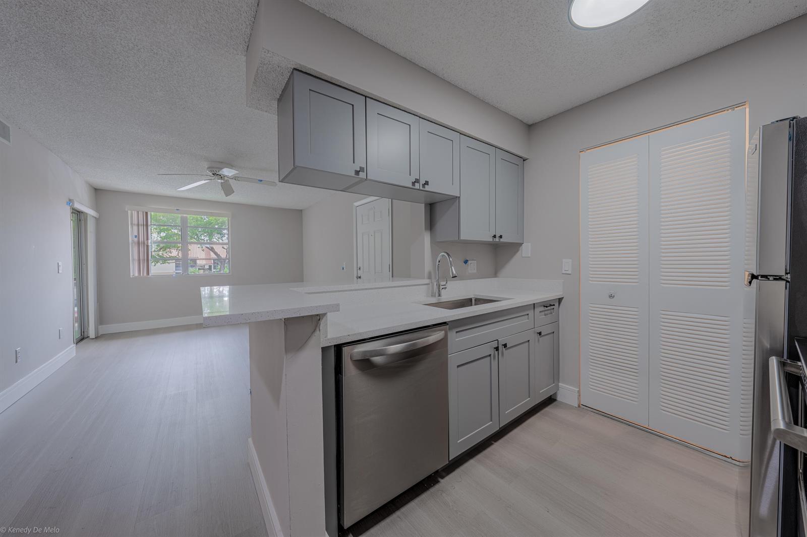 Building Photo - 1247 SW 46th Ave