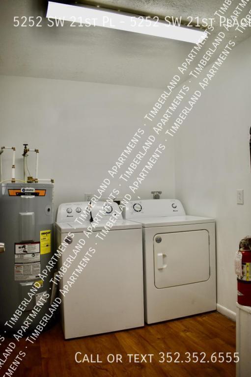 Building Photo - 5252 SW 21st Pl