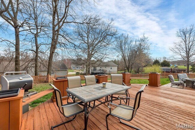 Building Photo - 2725 Timberline Dr