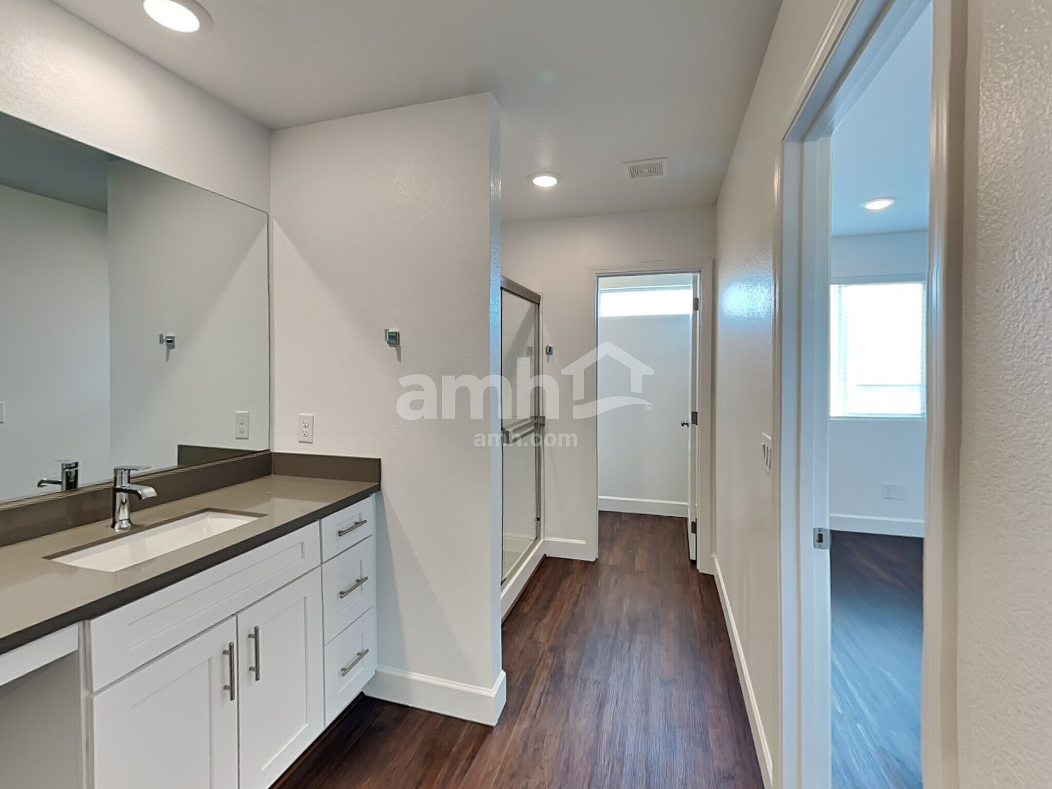 Building Photo - 134 Charmante Tulip Lane